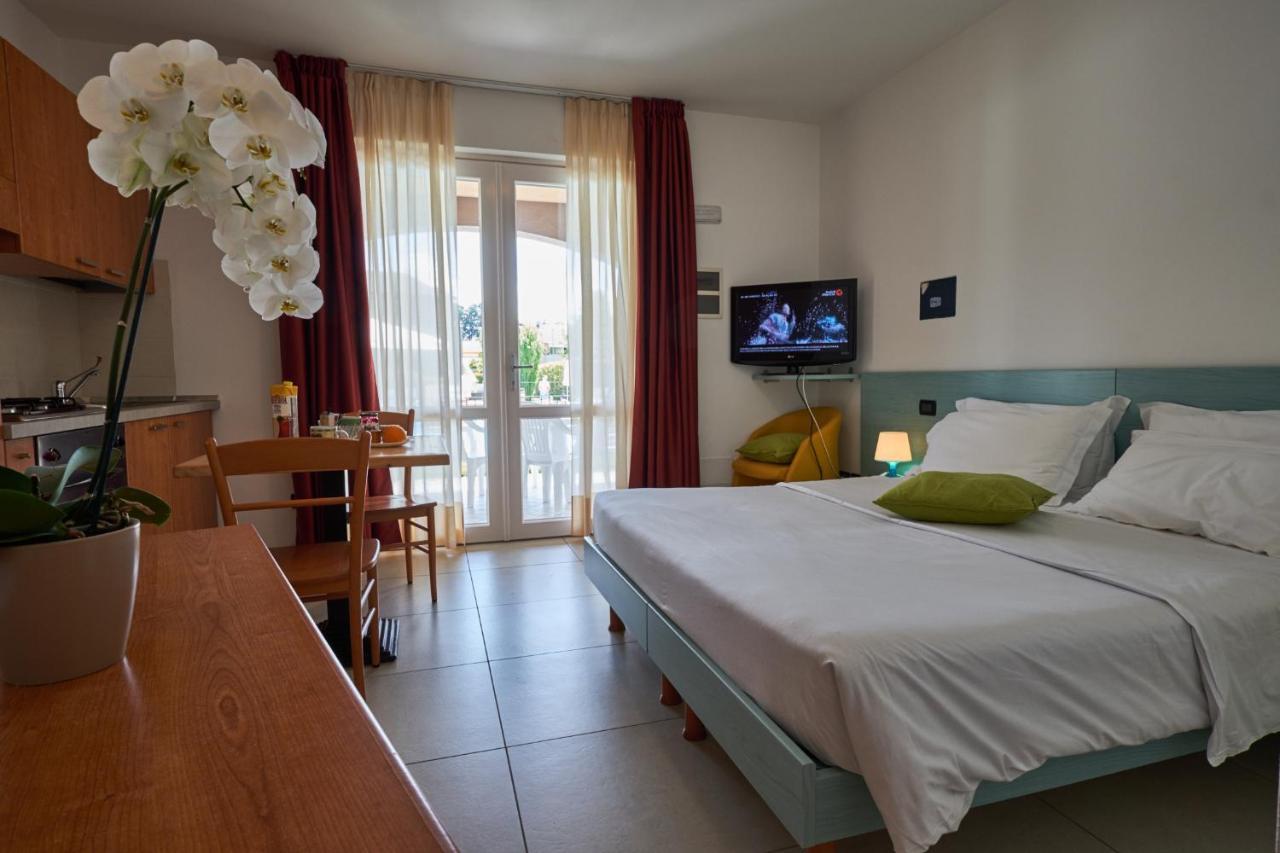 Villaggio Turistico Lugana Marina Sirmione Bagian luar foto