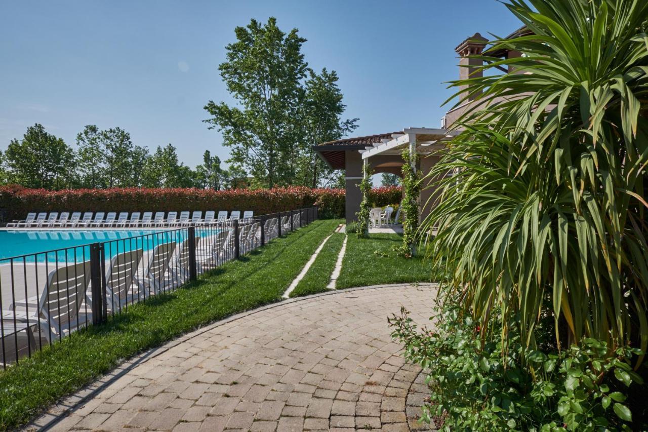 Villaggio Turistico Lugana Marina Sirmione Bagian luar foto